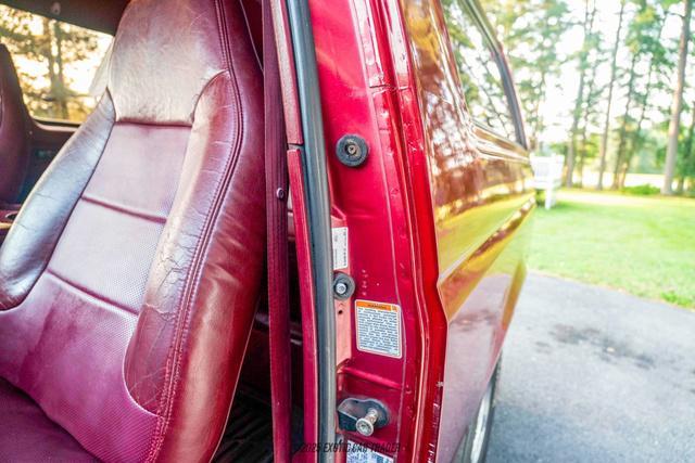 Photo of 1995 Red Ford Bronco