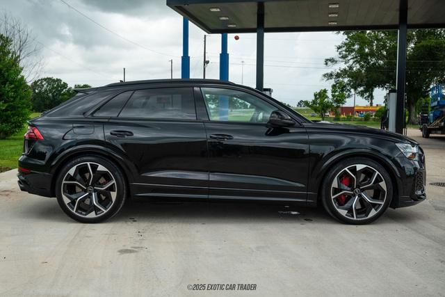 Photo of 2024 Mythos Black Metallic Audi RS Q8