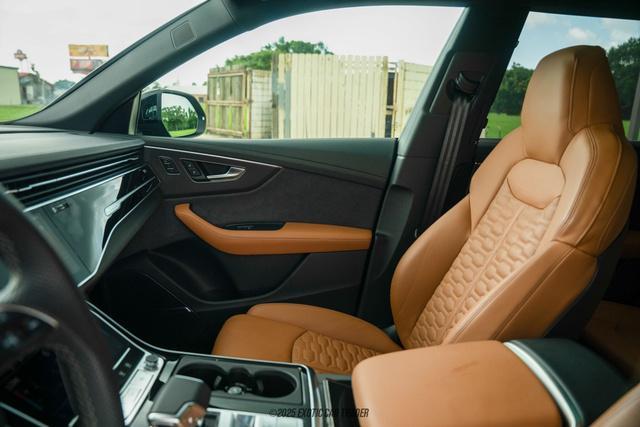 Photo of 2024 Mythos Black Metallic Audi RS Q8