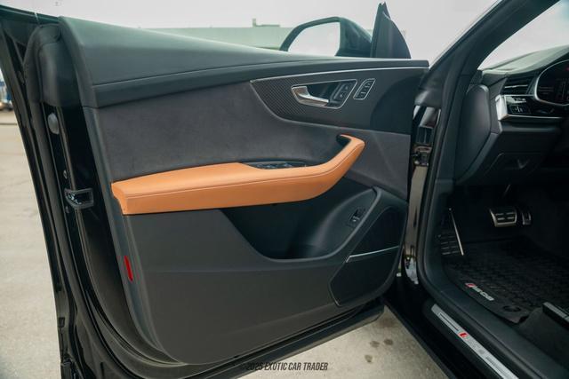 Photo of 2024 Mythos Black Metallic Audi RS Q8