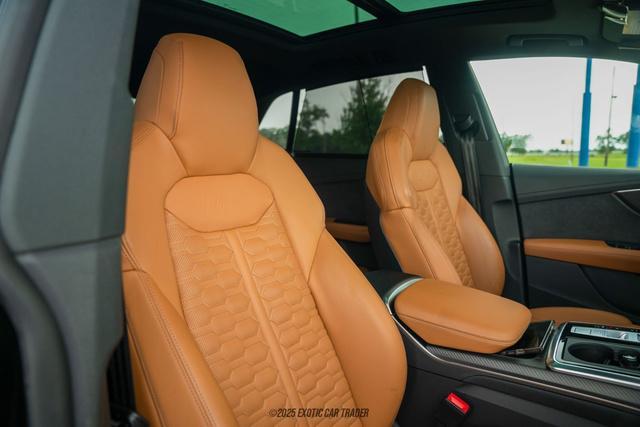 Photo of 2024 Mythos Black Metallic Audi RS Q8