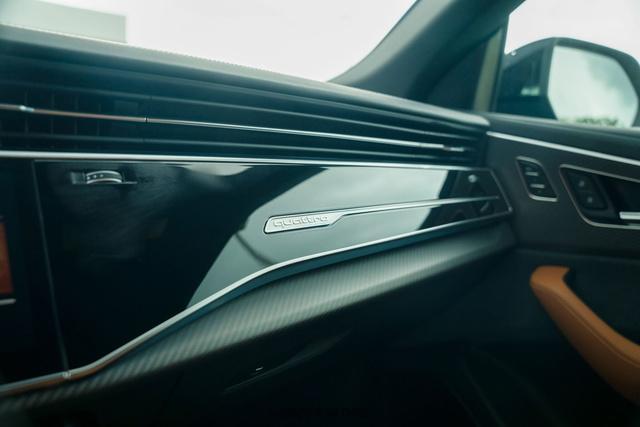 Photo of 2024 Mythos Black Metallic Audi RS Q8