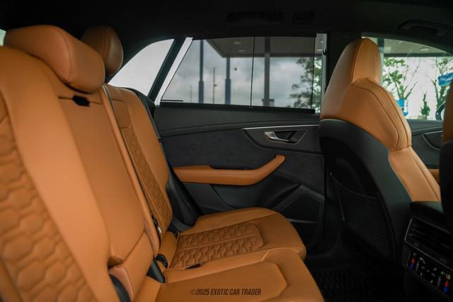 Photo of 2024 Mythos Black Metallic Audi RS Q8