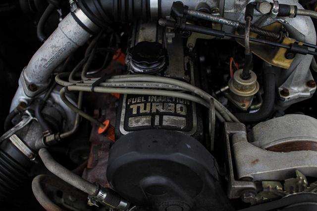 Photo of 1984 White Ford Mustang