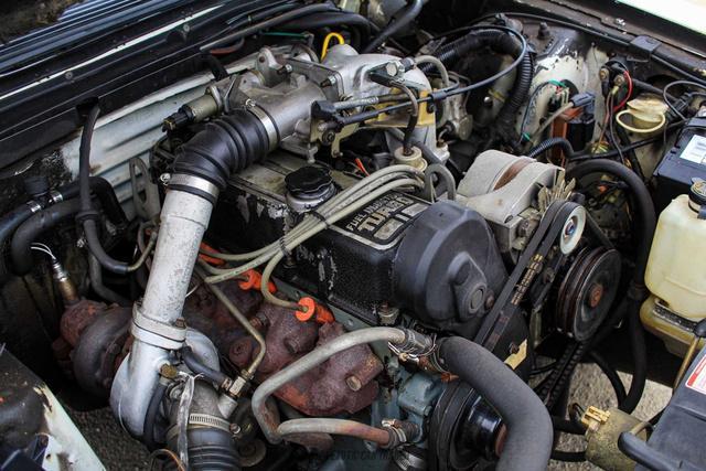 Photo of 1984 White Ford Mustang