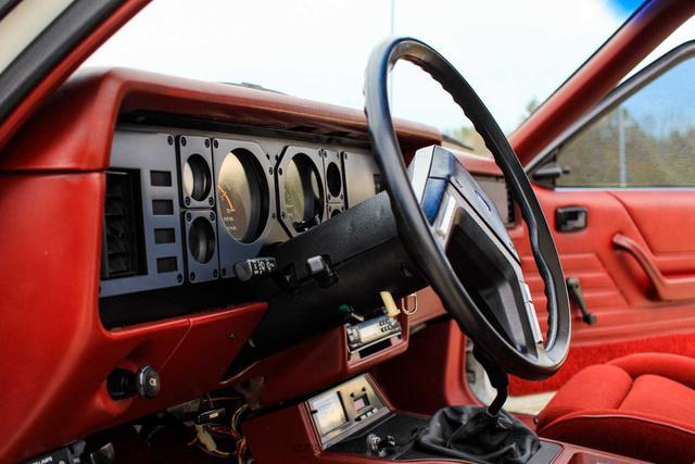 Photo of 1984 White Ford Mustang