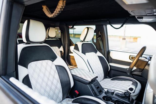 Photo of 2021 Antimatter Blue Ford Bronco