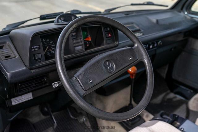 Photo of 1988 Gray Volkswagen Vanagon