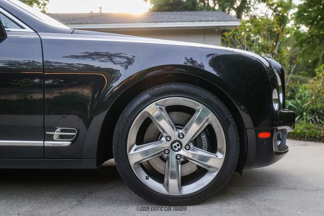 Photo of 2016 Red Bentley Mulsanne