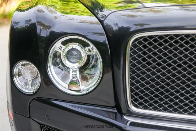 Photo of 2016 Red Bentley Mulsanne