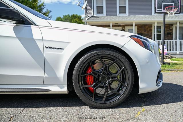 Photo of 2015 Polar White Mercedes-Benz E-Class