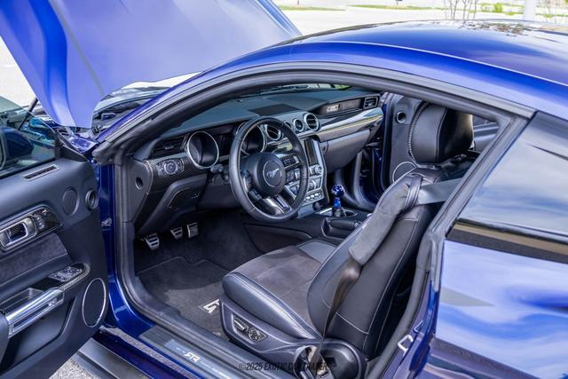 Photo of 2019 Kona Blue Ford Mustang