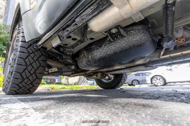 Photo of 2023 Santorini Black Metallic Land Rover Defender