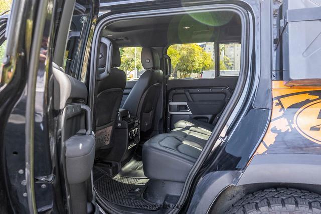 Photo of 2023 Santorini Black Metallic Land Rover Defender