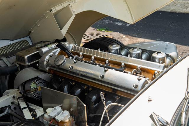 Photo of 1967 Creamy White Jaguar XKE