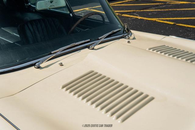 Photo of 1967 Creamy White Jaguar XKE