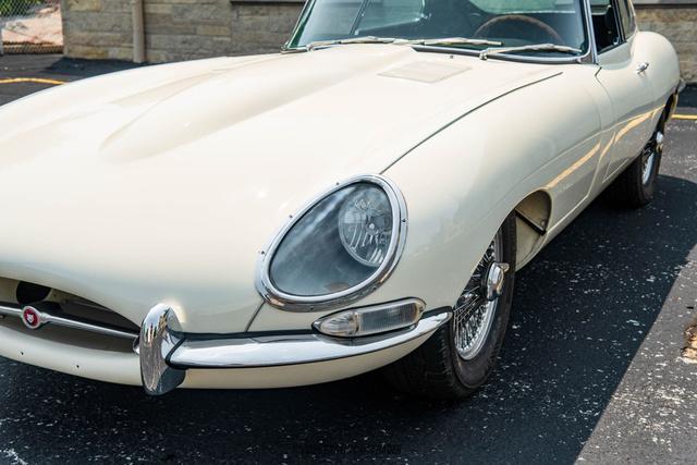 Photo of 1967 Creamy White Jaguar XKE
