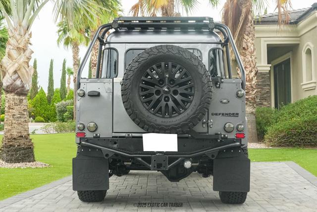 Photo of 1997 Grey Land Rover Defender