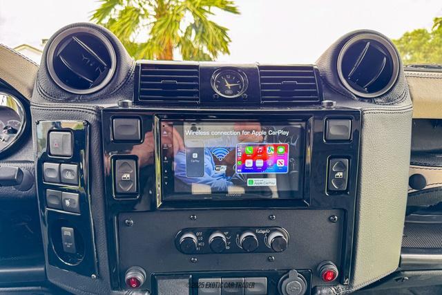 Photo of 1997 Grey Land Rover Defender