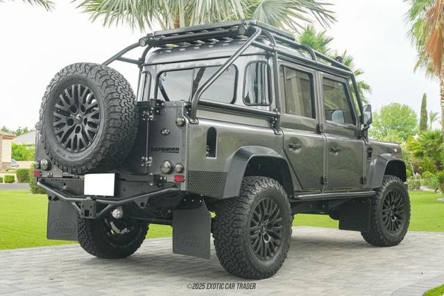 Photo of 1997 Grey Land Rover Defender