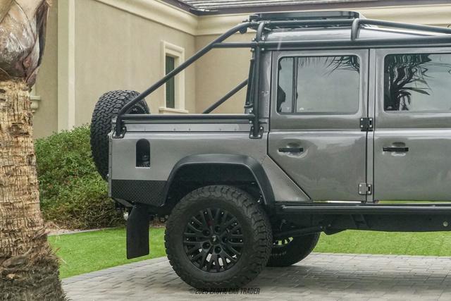 Photo of 1997 Grey Land Rover Defender