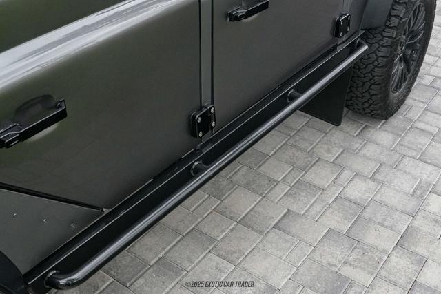 Photo of 1997 Grey Land Rover Defender
