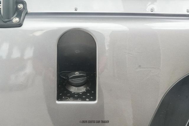 Photo of 1997 Grey Land Rover Defender