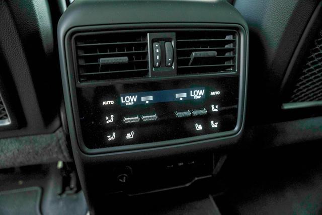 Photo of 2024 Chalk Porsche Cayenne