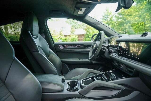 Photo of 2024 Chalk Porsche Cayenne