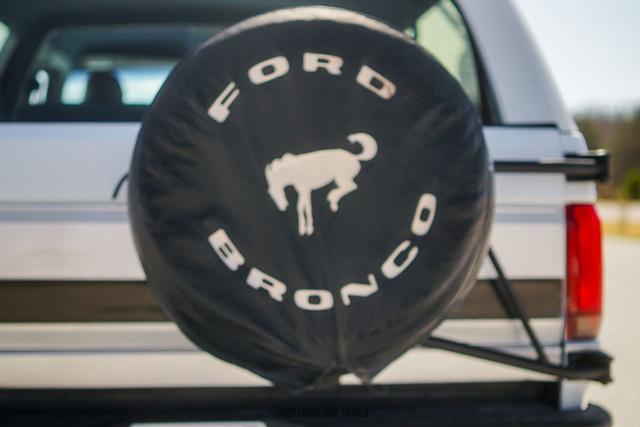 Photo of 1992 White Ford Bronco