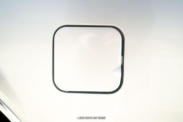 Photo of 1992 White Ford Bronco