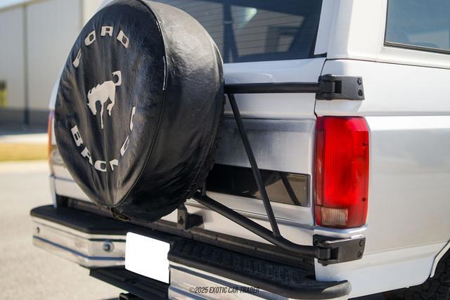 Photo of 1992 White Ford Bronco