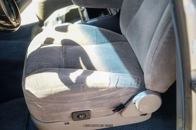 Photo of 1992 White Ford Bronco