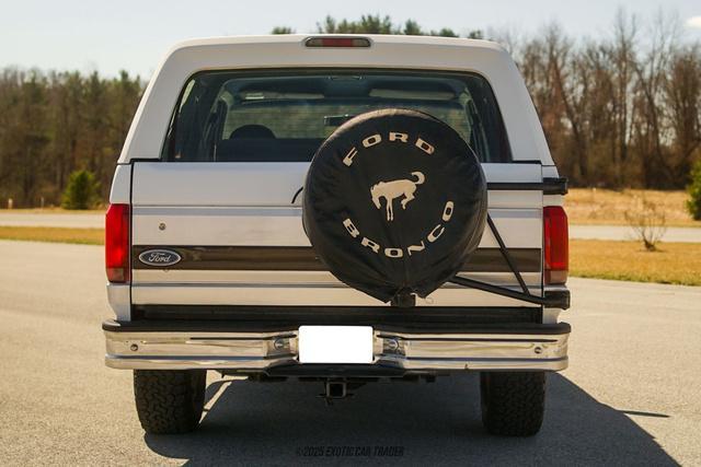 Photo of 1992 White Ford Bronco