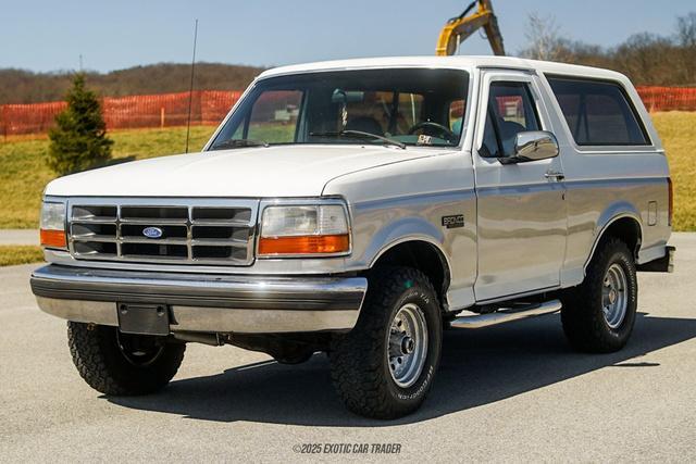 Photo of 1992 White Ford Bronco