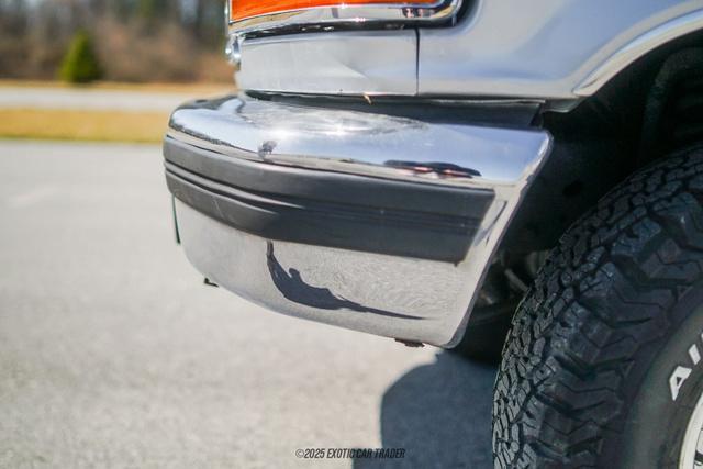 Photo of 1992 White Ford Bronco