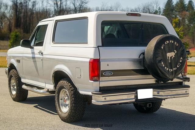Photo of 1992 White Ford Bronco