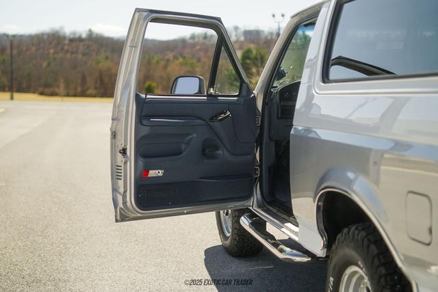 Photo of 1992 White Ford Bronco