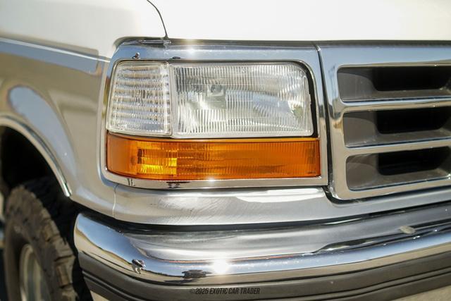 Photo of 1992 White Ford Bronco