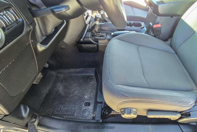 Photo of 2019 Granite Crystal Jeep Wrangler Unlimited
