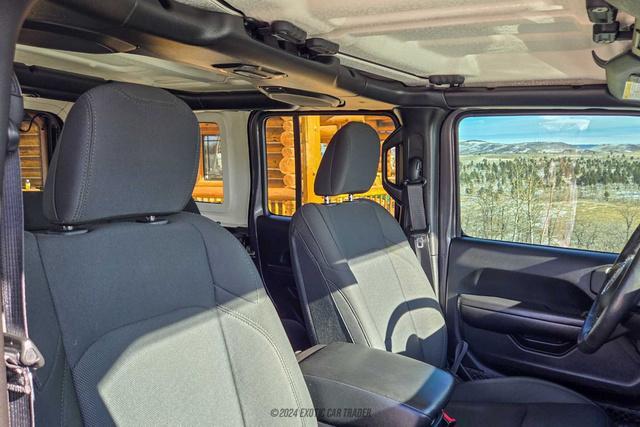 Photo of 2019 Granite Crystal Jeep Wrangler Unlimited