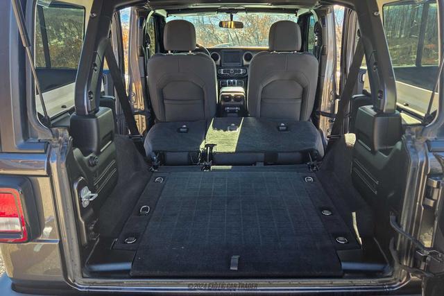Photo of 2019 Granite Crystal Jeep Wrangler Unlimited