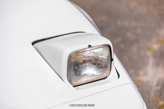 Photo of 1991 White Chevrolet Corvette