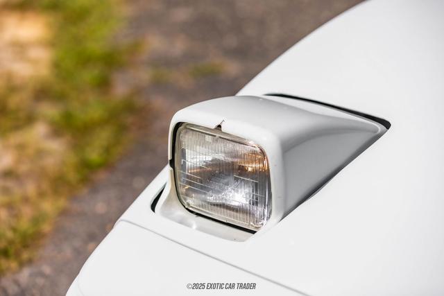 Photo of 1991 White Chevrolet Corvette