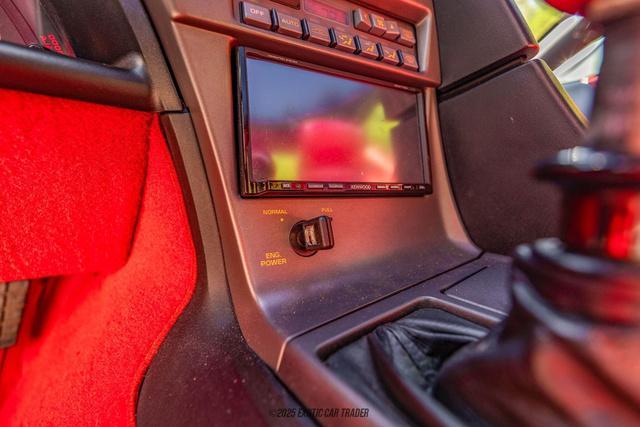 Photo of 1991 White Chevrolet Corvette