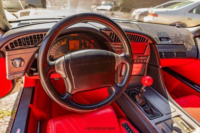 Photo of 1991 White Chevrolet Corvette