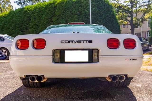 Photo of 1991 White Chevrolet Corvette
