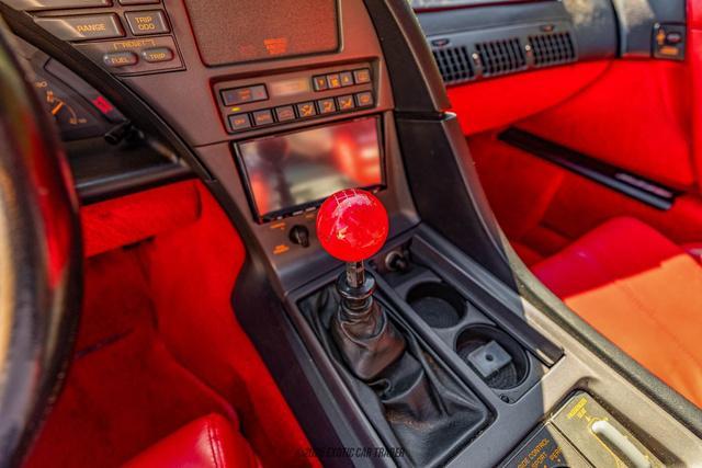 Photo of 1991 White Chevrolet Corvette