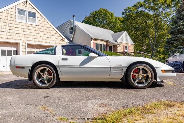 Photo of 1991 White Chevrolet Corvette