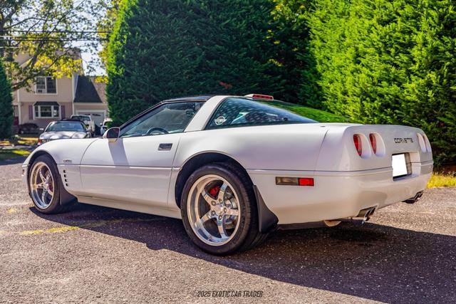 Photo of 1991 White Chevrolet Corvette